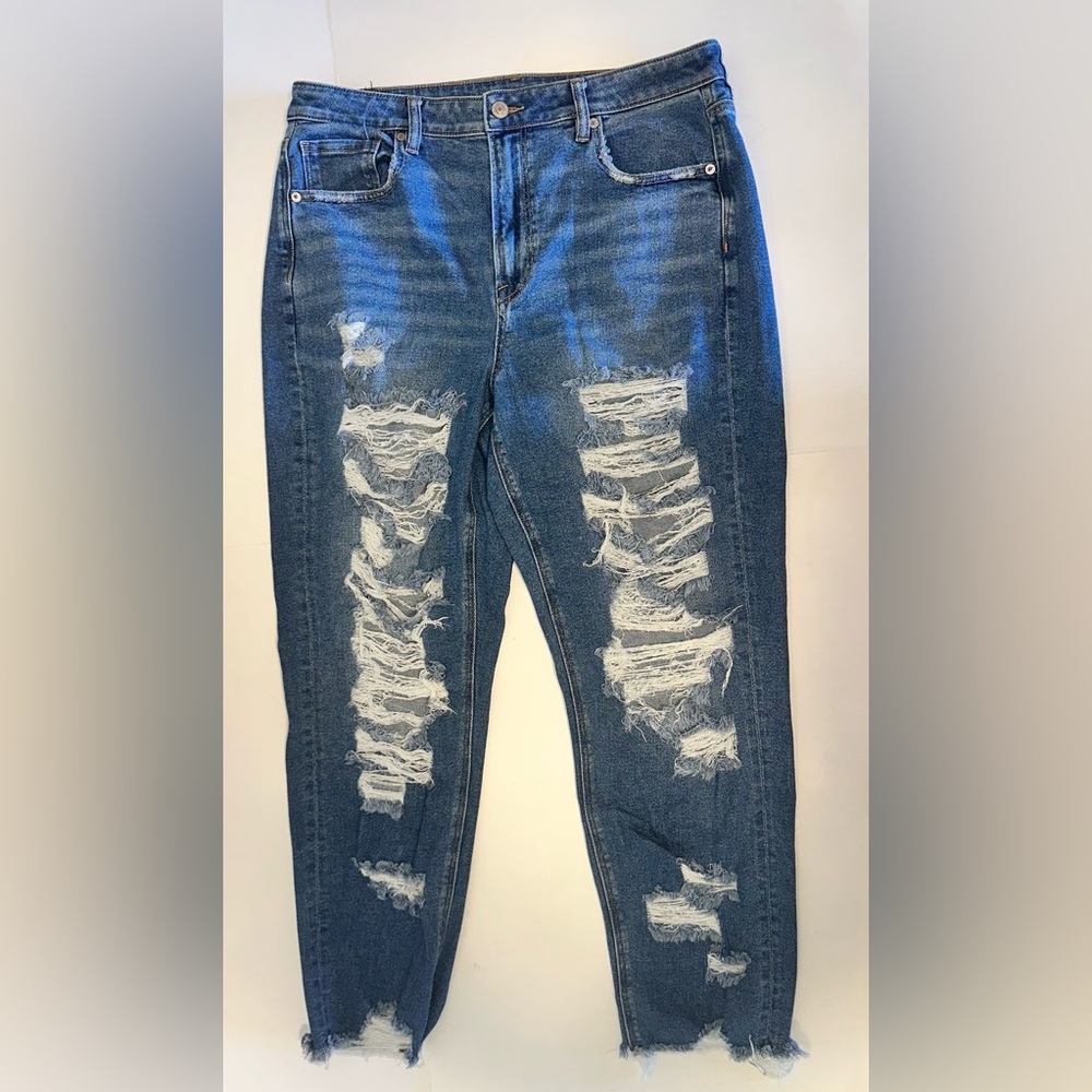 American Eagle Distressed Mom Jeans Womens Size 14 Regular Medium Wash High Rise